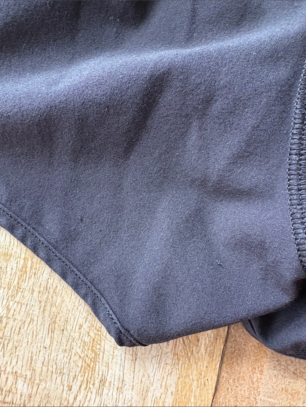 Lululemon Women’s Black Athletic Shorts size 2 - Picture 6 of 10